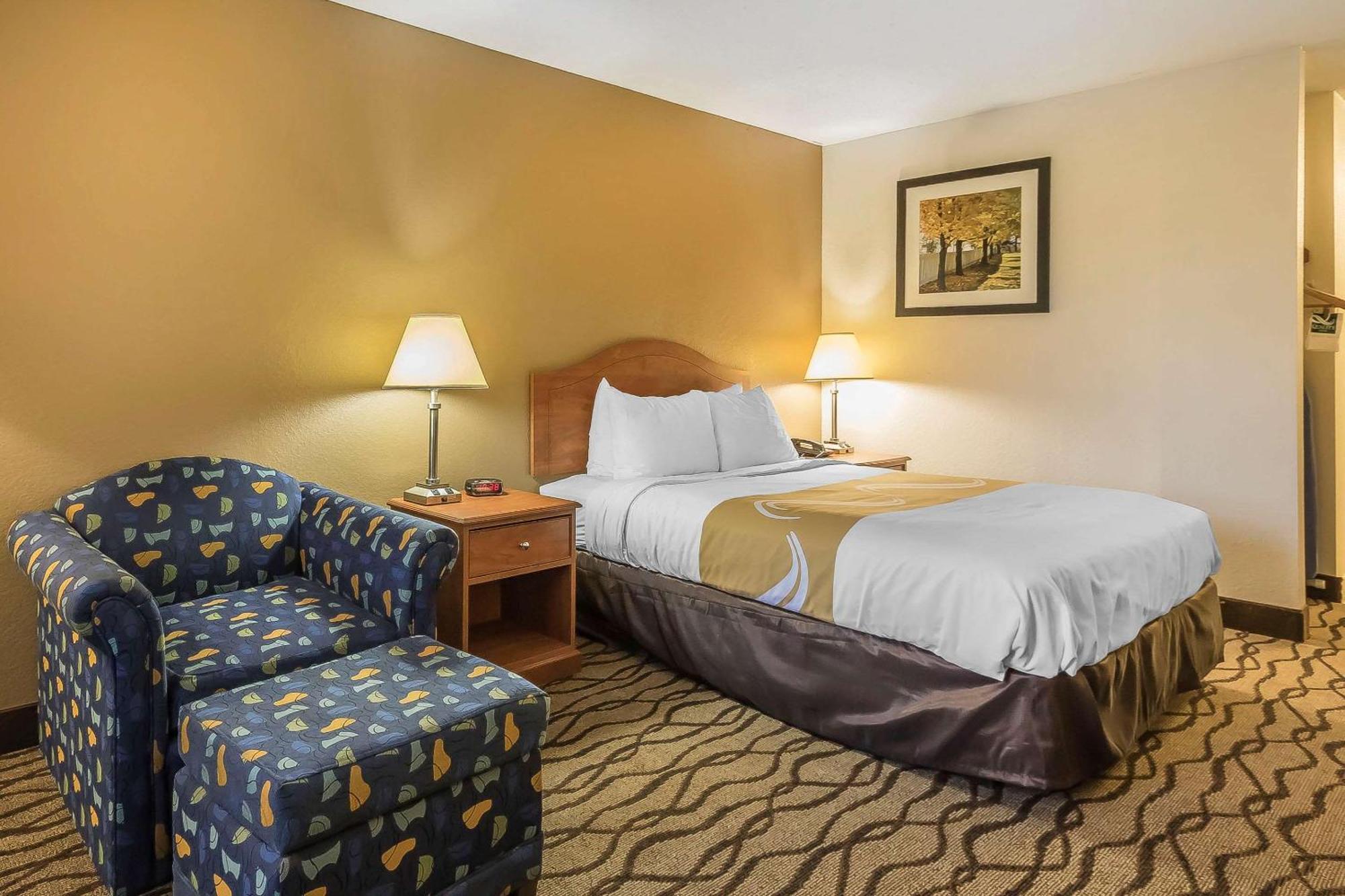Quality Inn Charleston - Sikeston Exterior photo