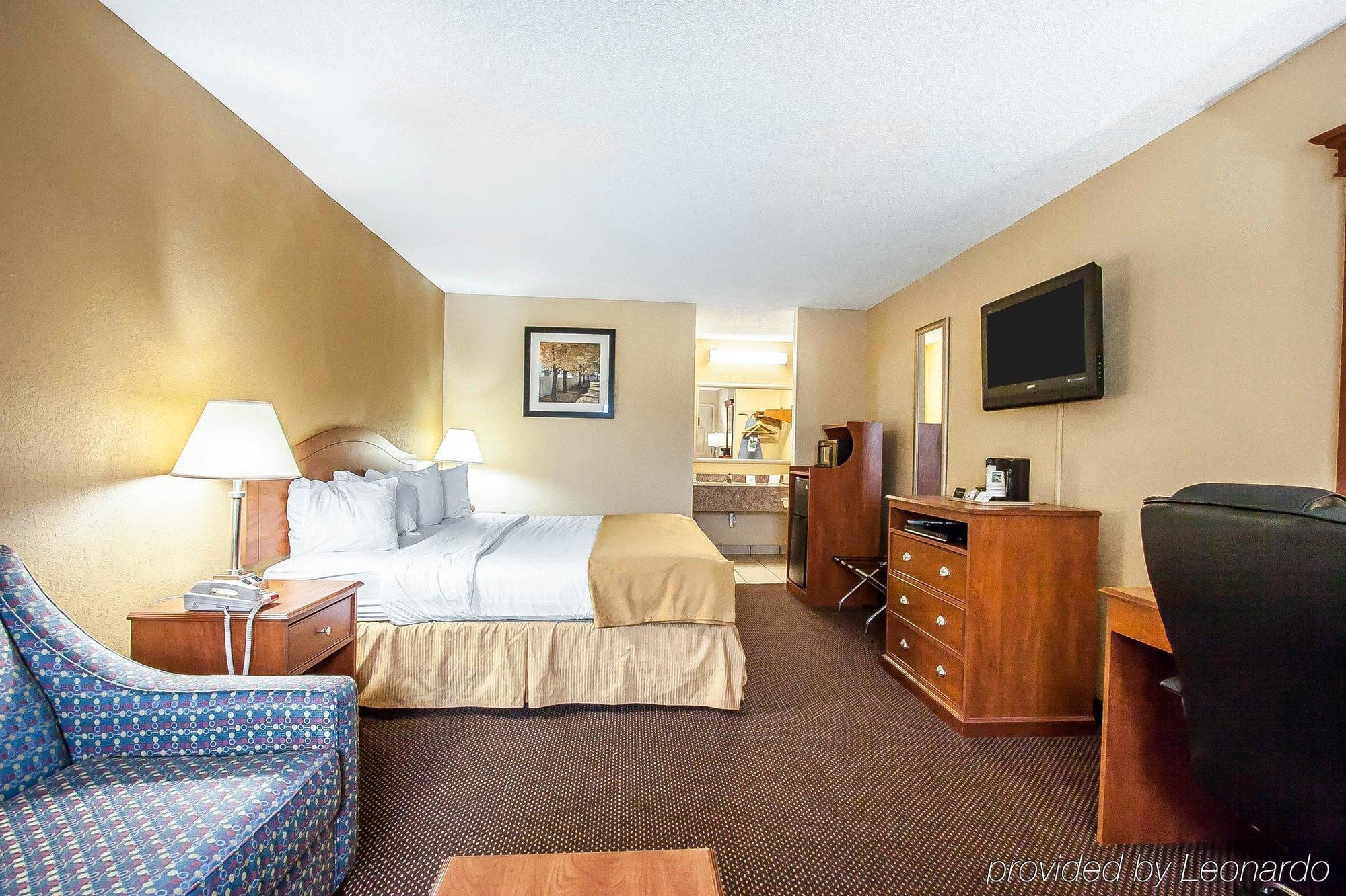 Quality Inn Charleston - Sikeston Exterior photo