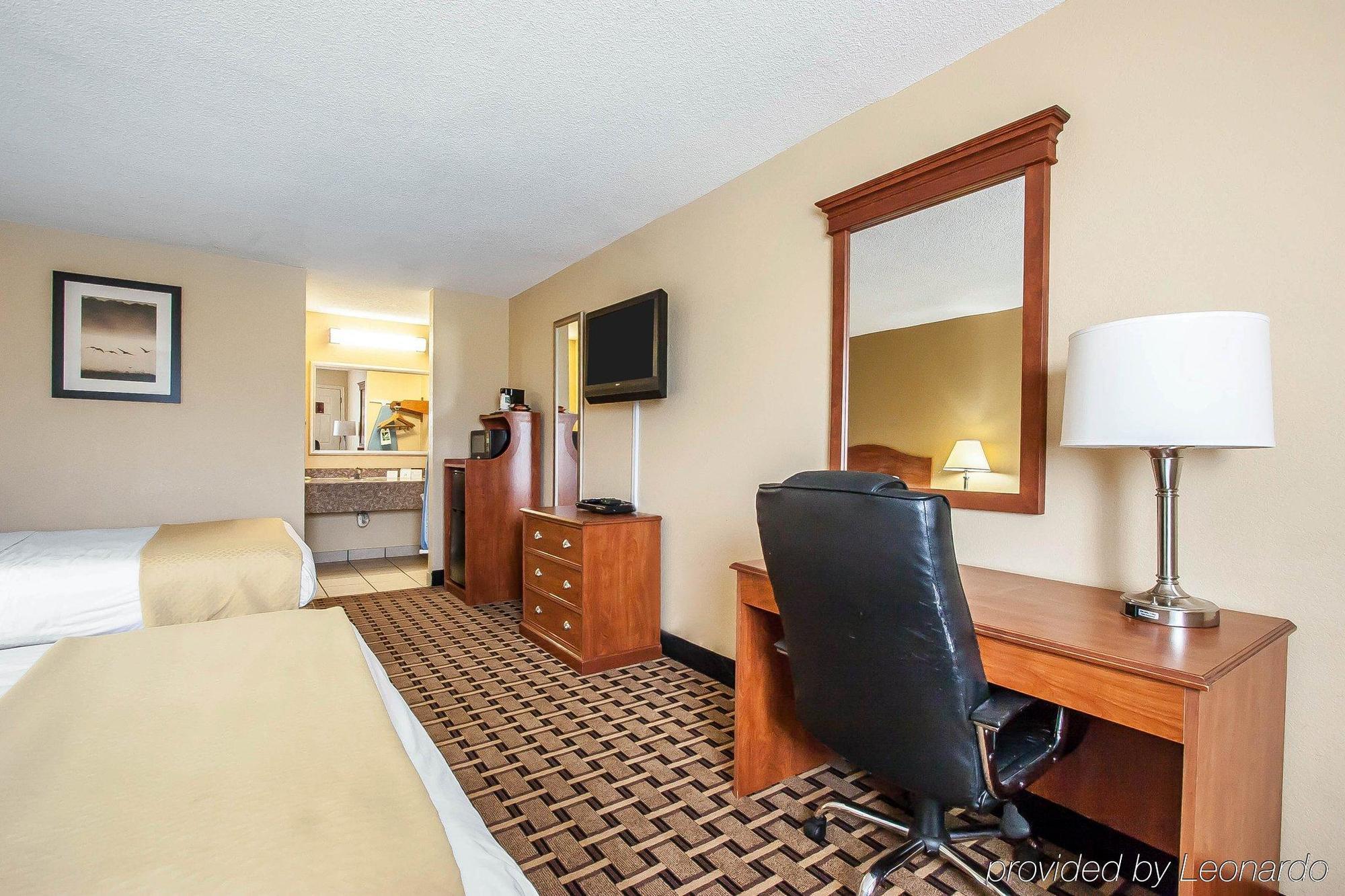 Quality Inn Charleston - Sikeston Exterior photo